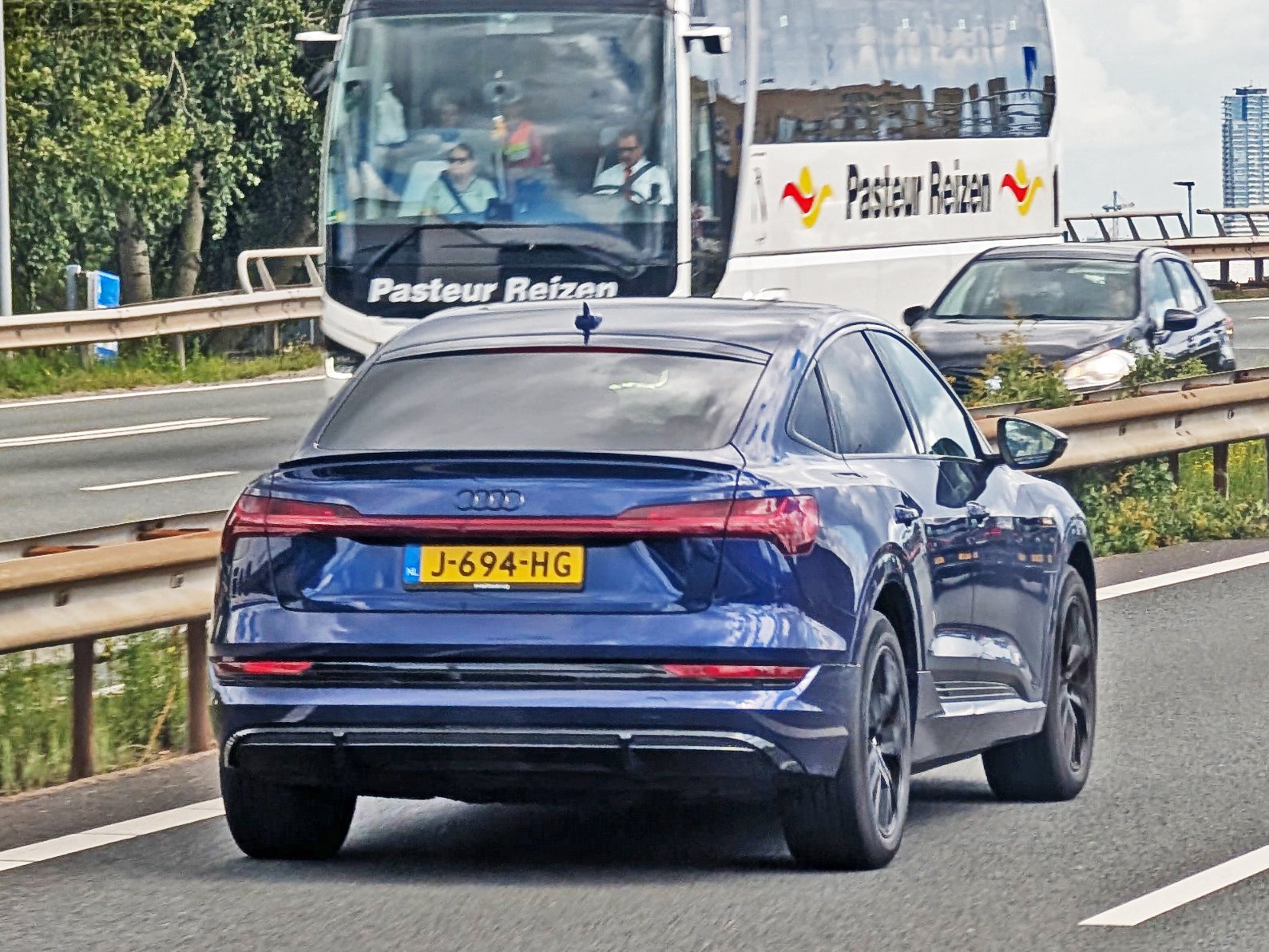 J-694-HG, Audi Q8 1st gen e-tron Sportback, facelift, 2022–2025