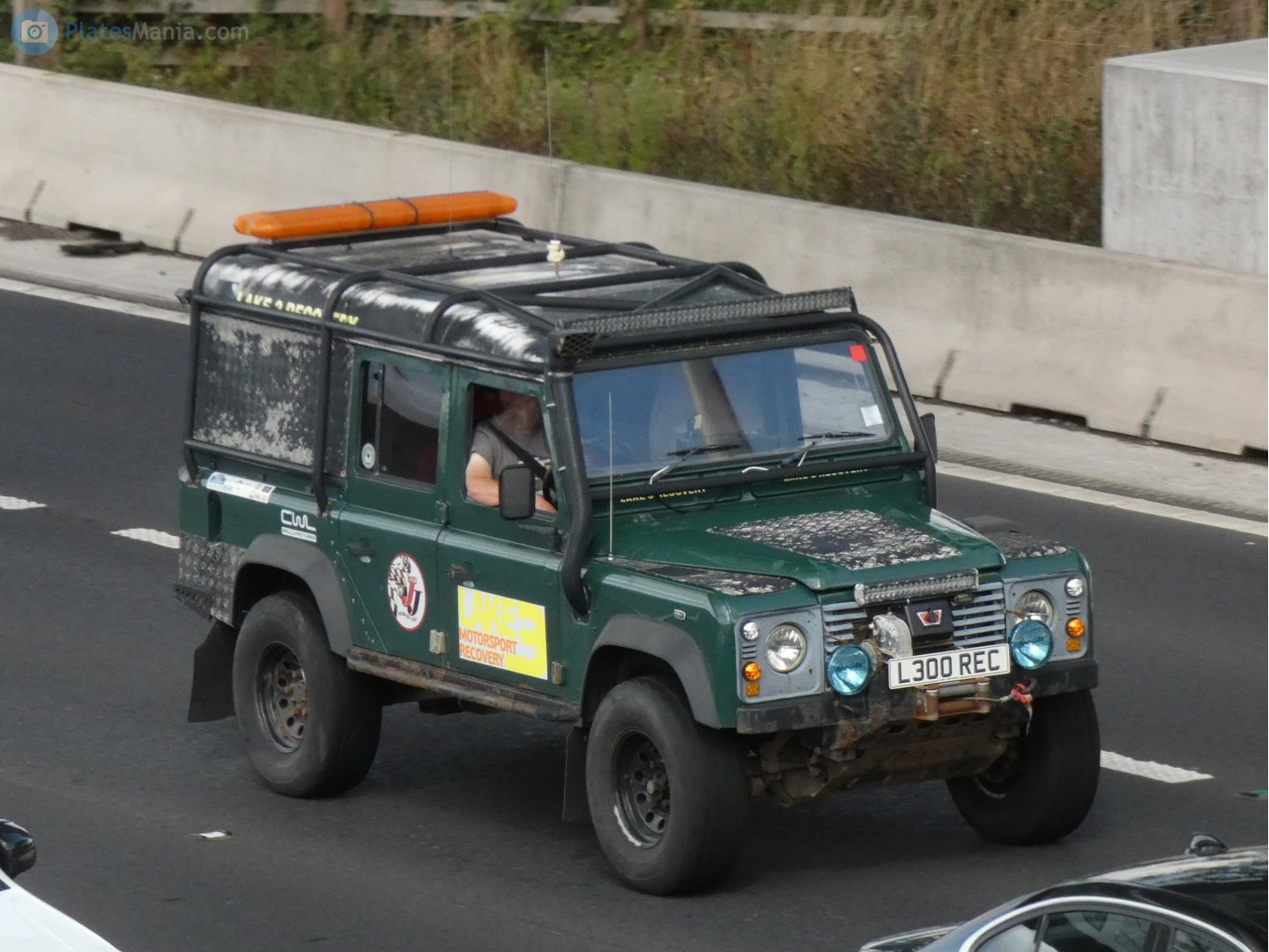 L300REC, Land Rover Defender 1st gen 110