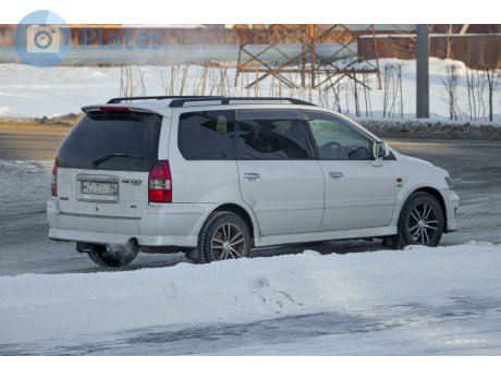 м069хн86, Mitsubishi Chariot