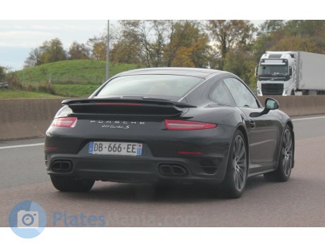 DB-666-EE, Porsche 911