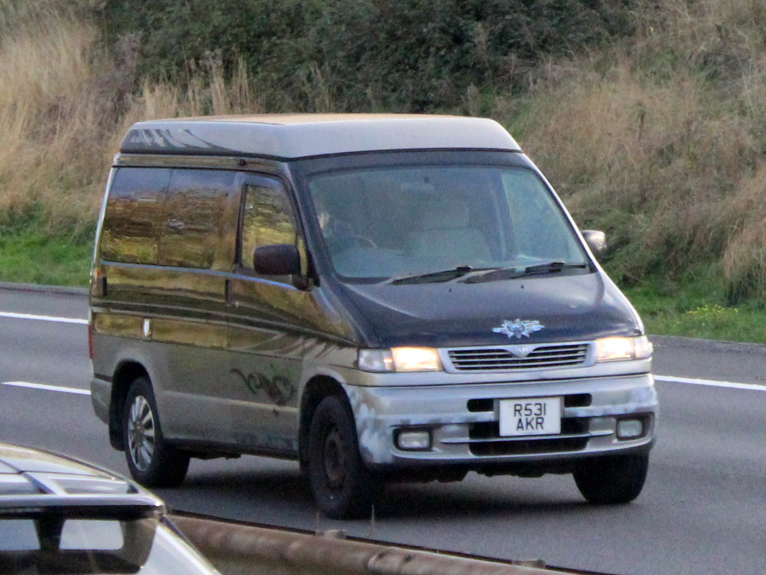 R531AKR, Mazda Bongo Friendee 1st gen (SG/SK/SL), 1995–2001