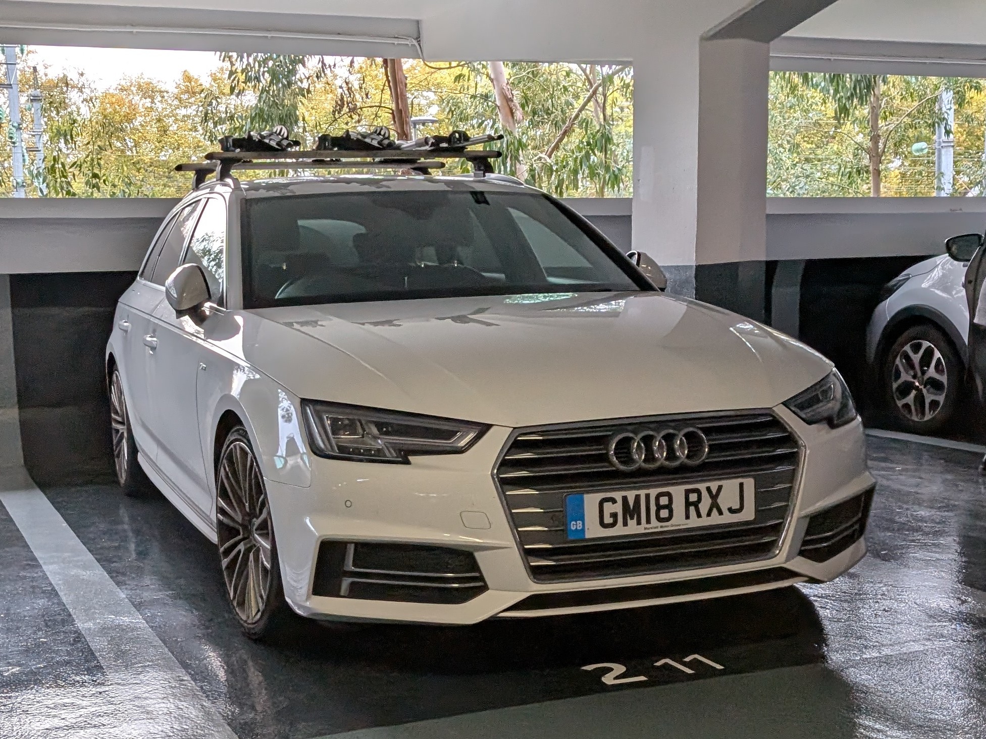 GM18RXJ, Audi A4 5th gen Avant (B9/8W5/8WD), 2015–2019