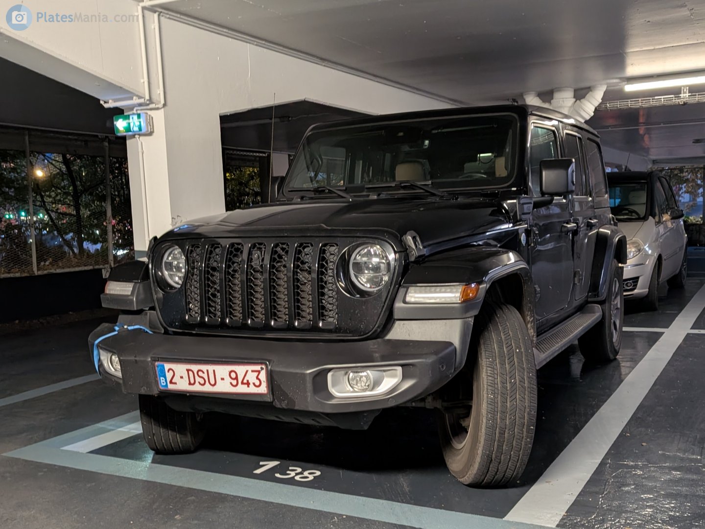 2-DSU-943, Jeep Wrangler 4th gen 5-door SUV (JL), 2018–