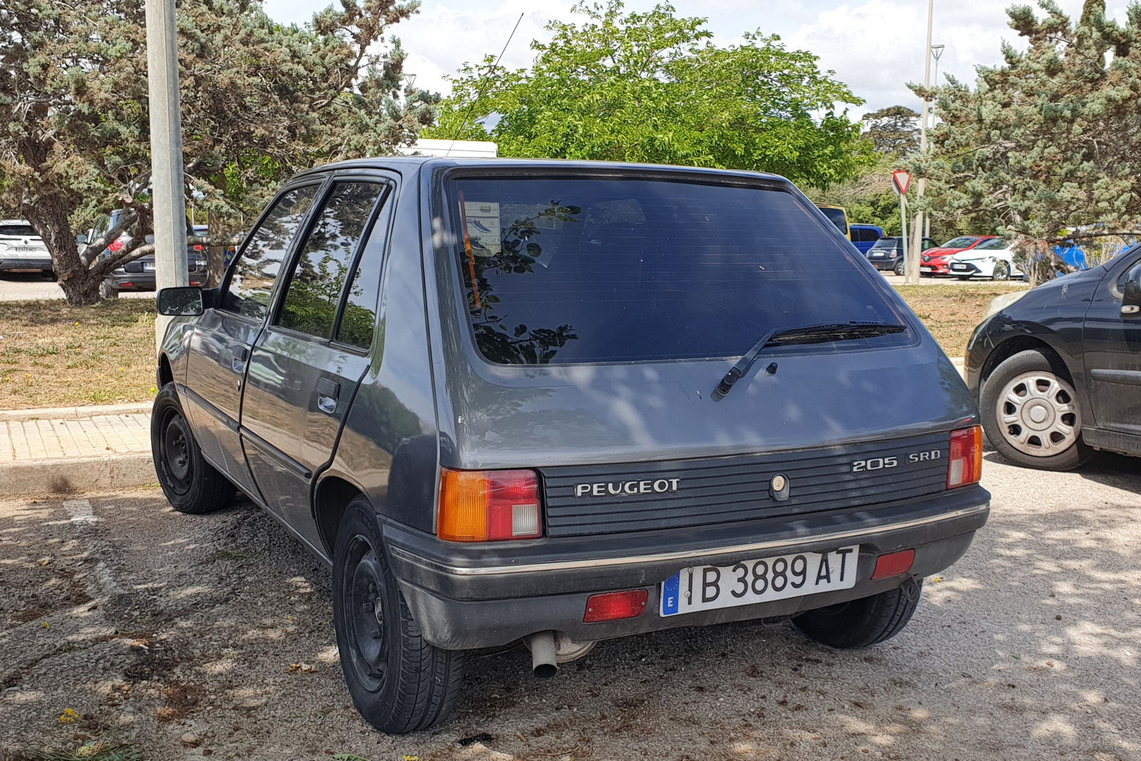 IB 3889 AT, Peugeot 205 1st gen 5-door Hatch (20A/C), 1983–1998