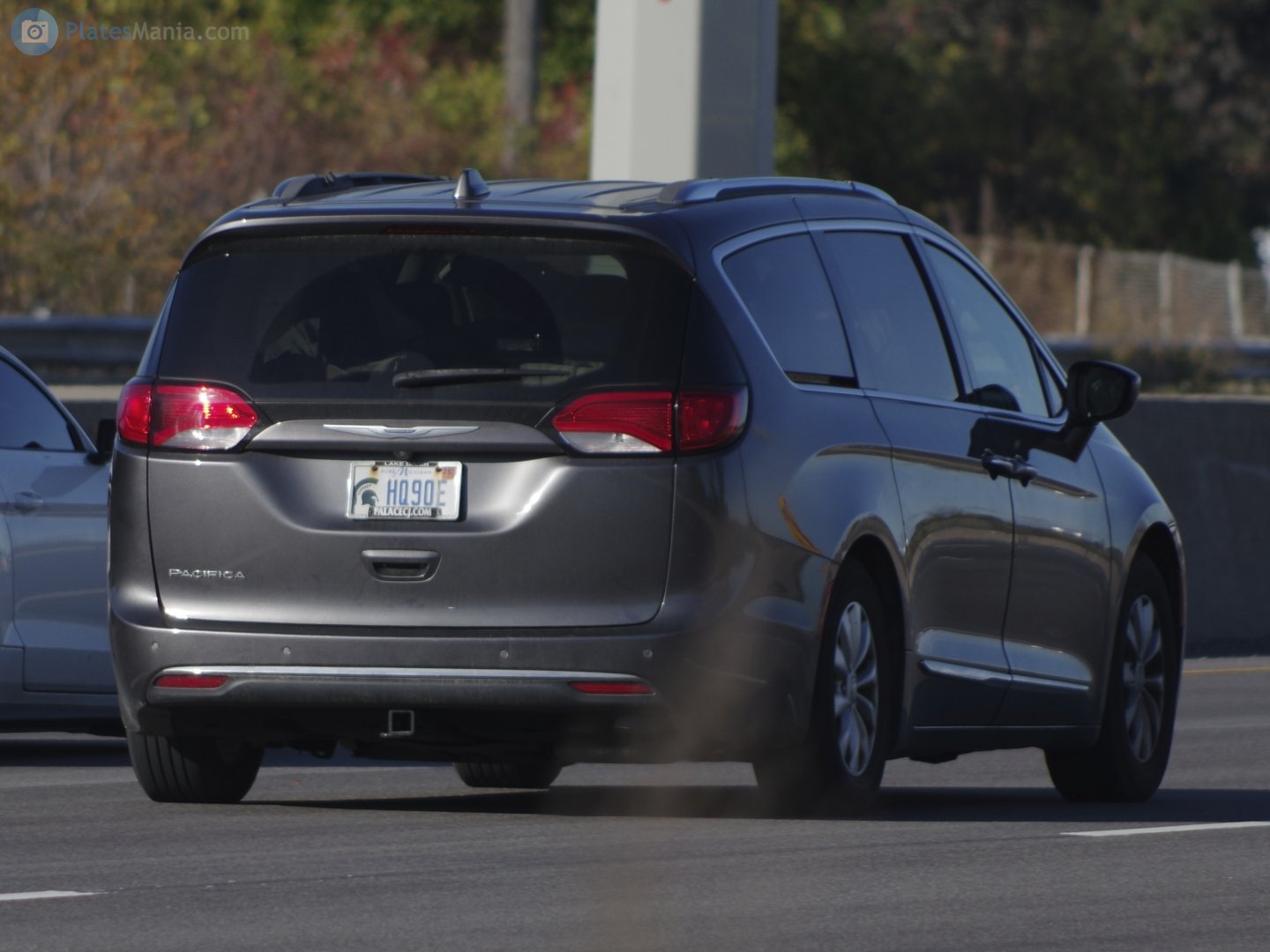 HQ90E, Chrysler Pacifica 2nd gen Minivan (RU), 2016–2020