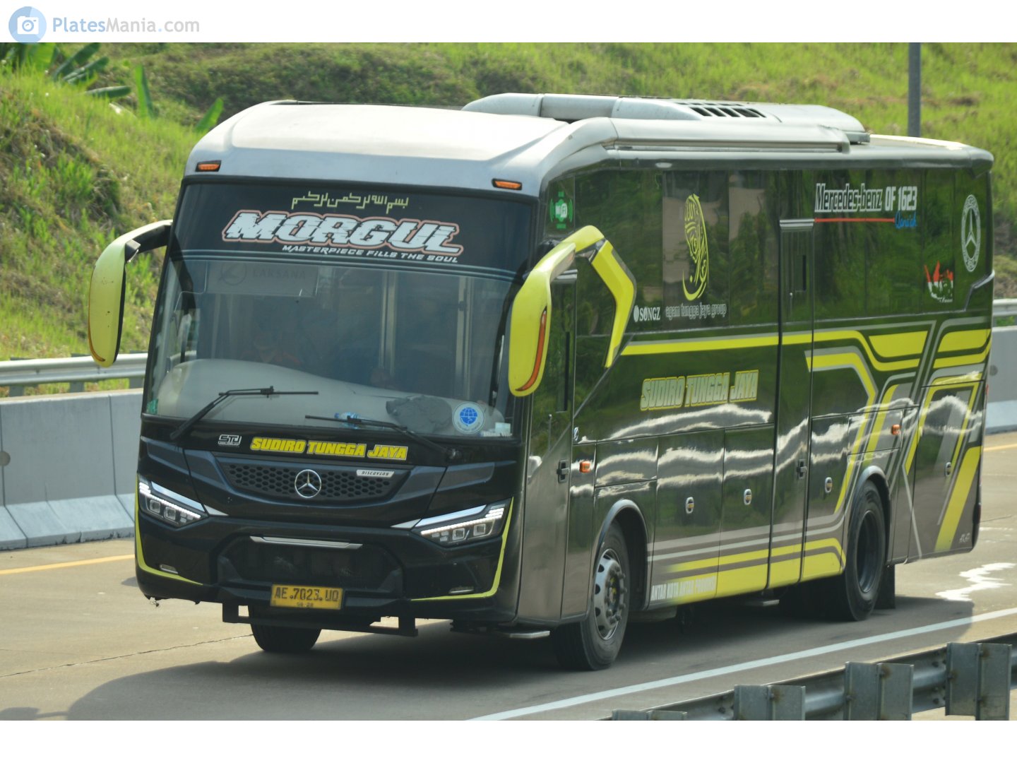 AE 7023 UQ, Mercedes-Benz 