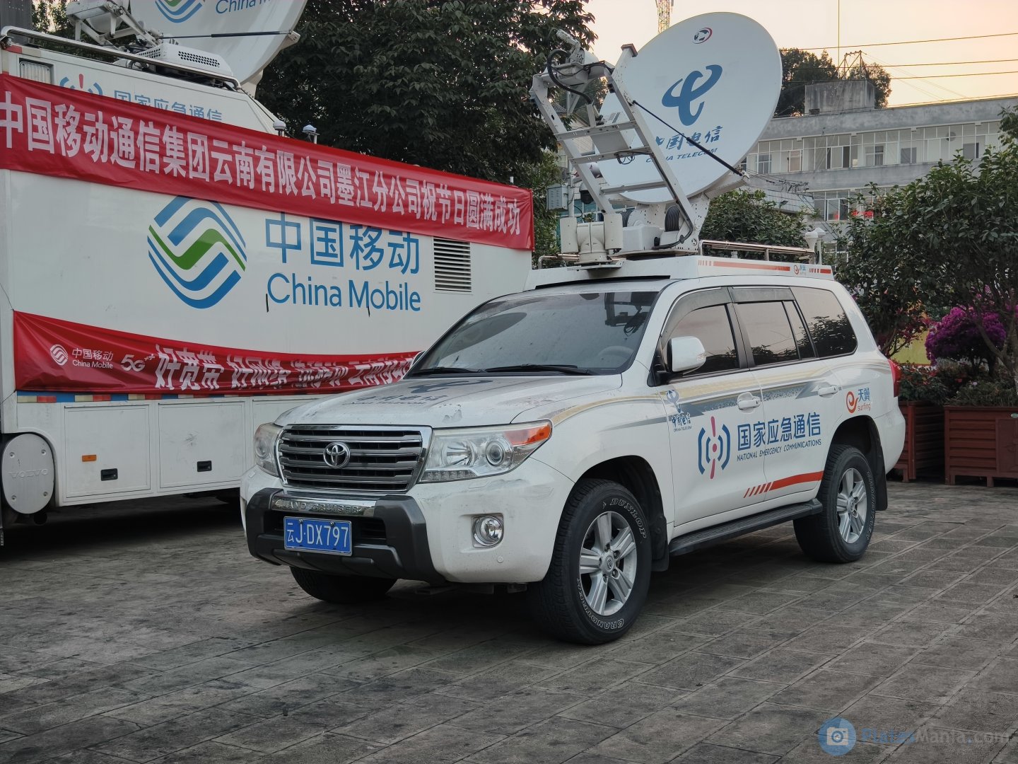 云J·DX797, Toyota Land Cruiser 200 (J200), 1st facelift, 2011–2015