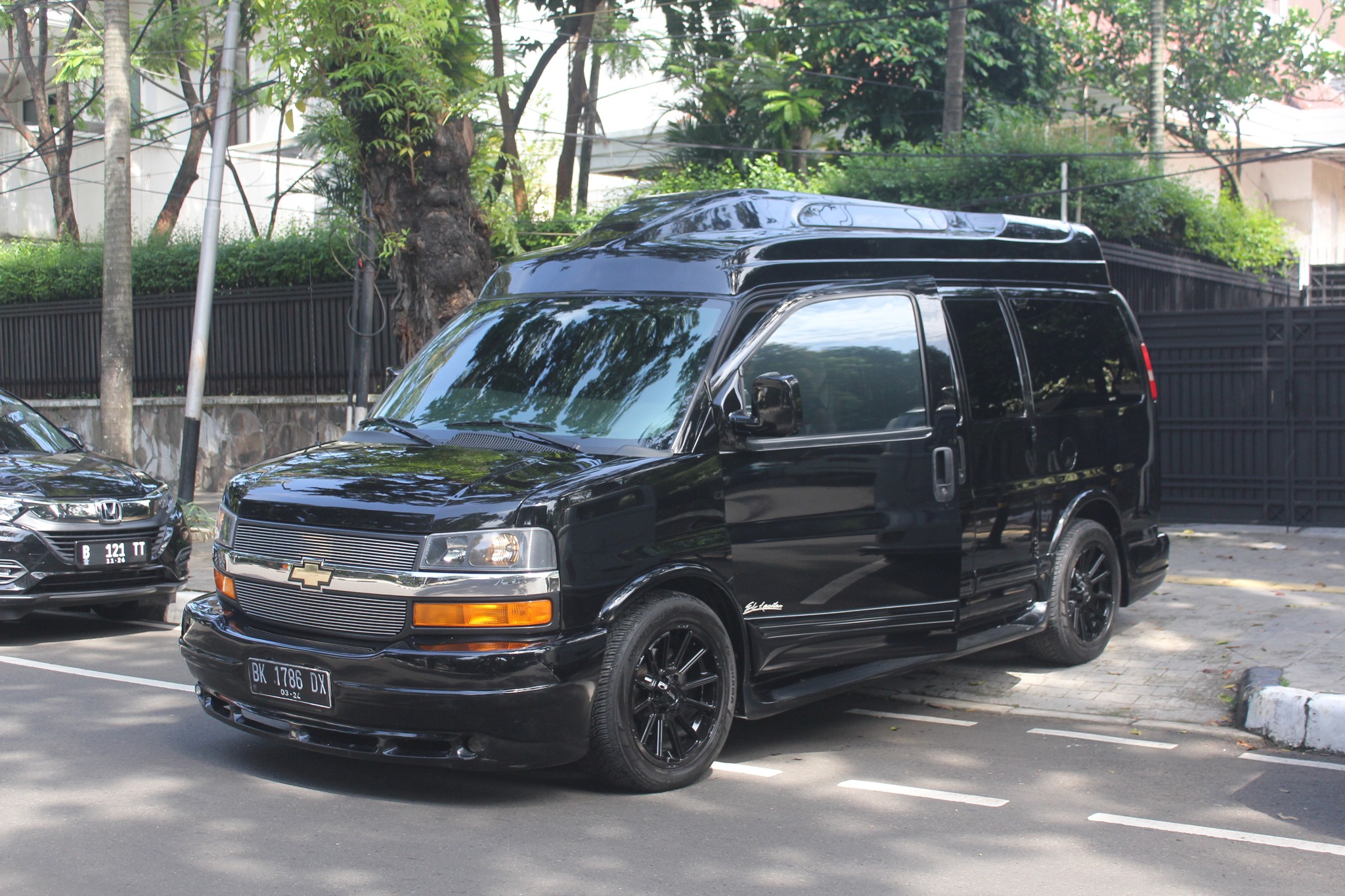 BK 1786 DX, Chevrolet Express 1st gen (GMT610), facelift, 2002–