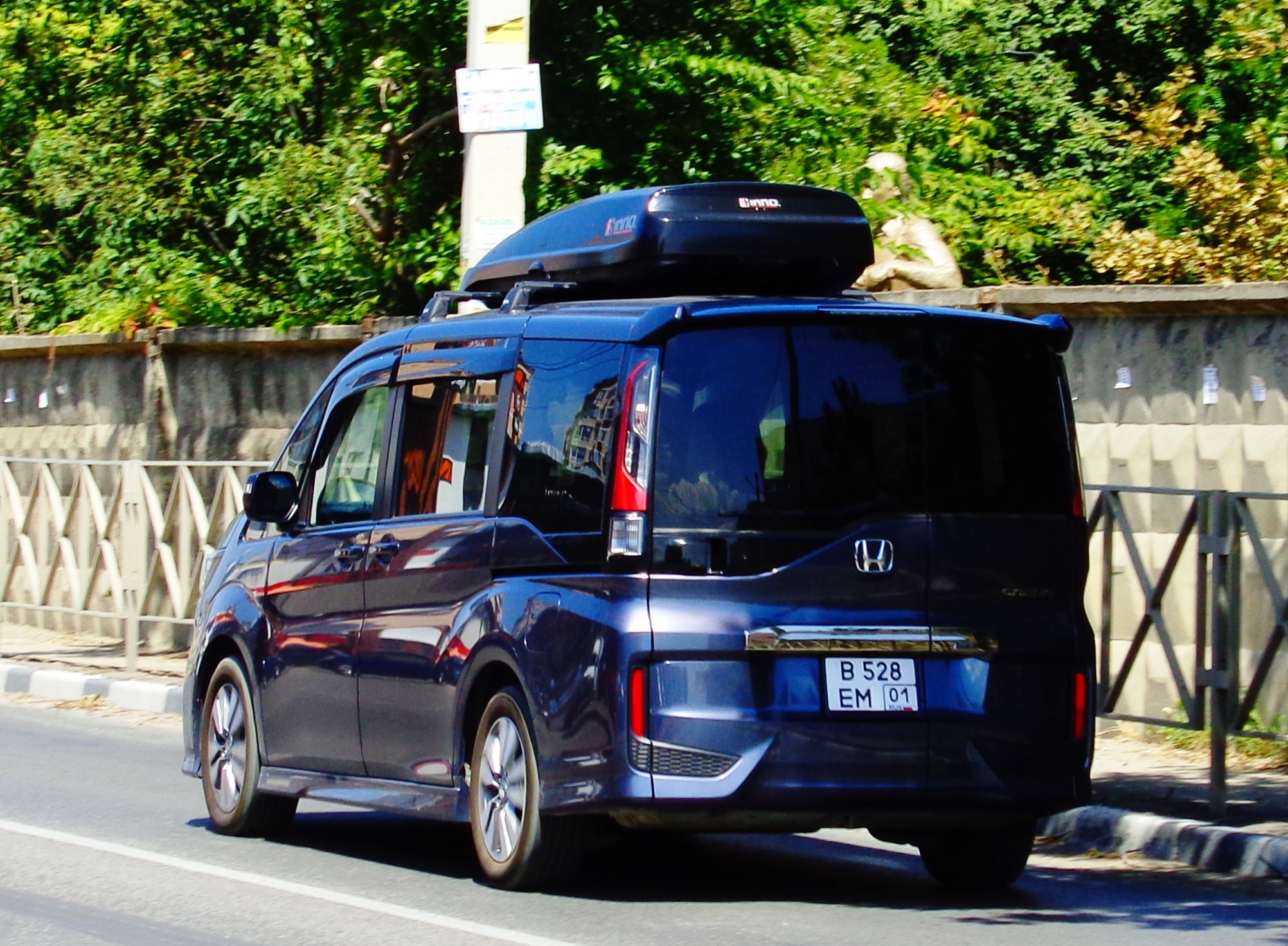 в 528 ем 01, Honda Stepwgn 4th gen (RK1), 2009–2015