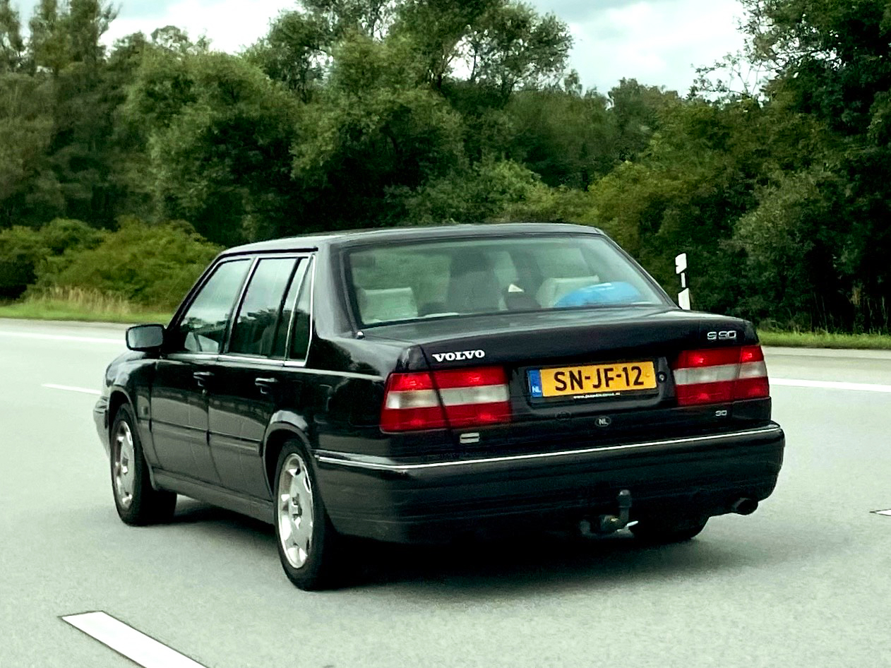 SN-JF-12, Volvo S90 1st gen (964), 1996–1998