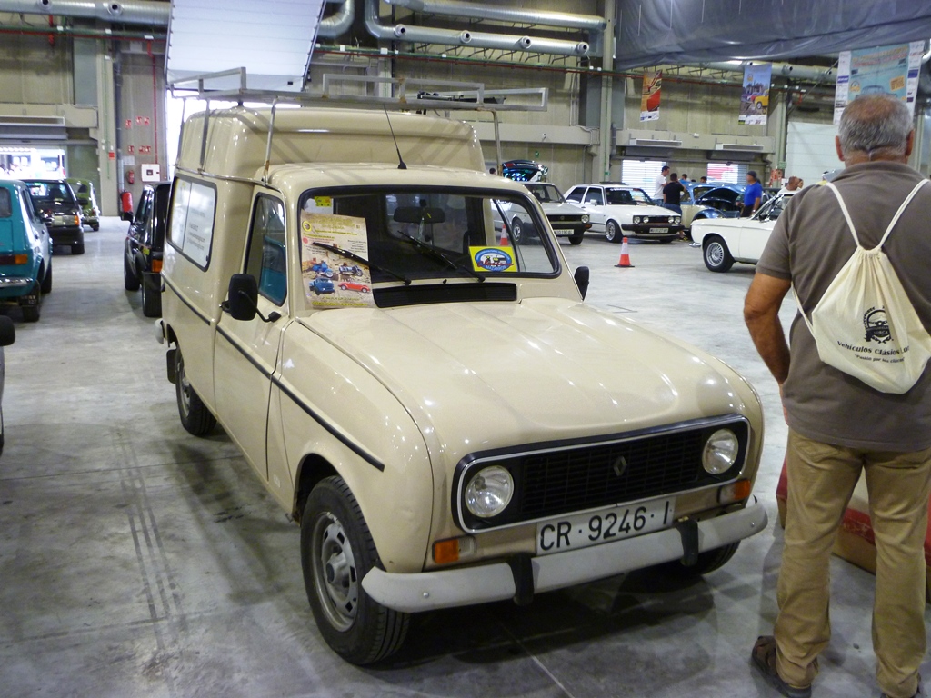 CR 9246 I, Renault 4 1st gen F4/F6 Fourgonnette (112), 1961–1988