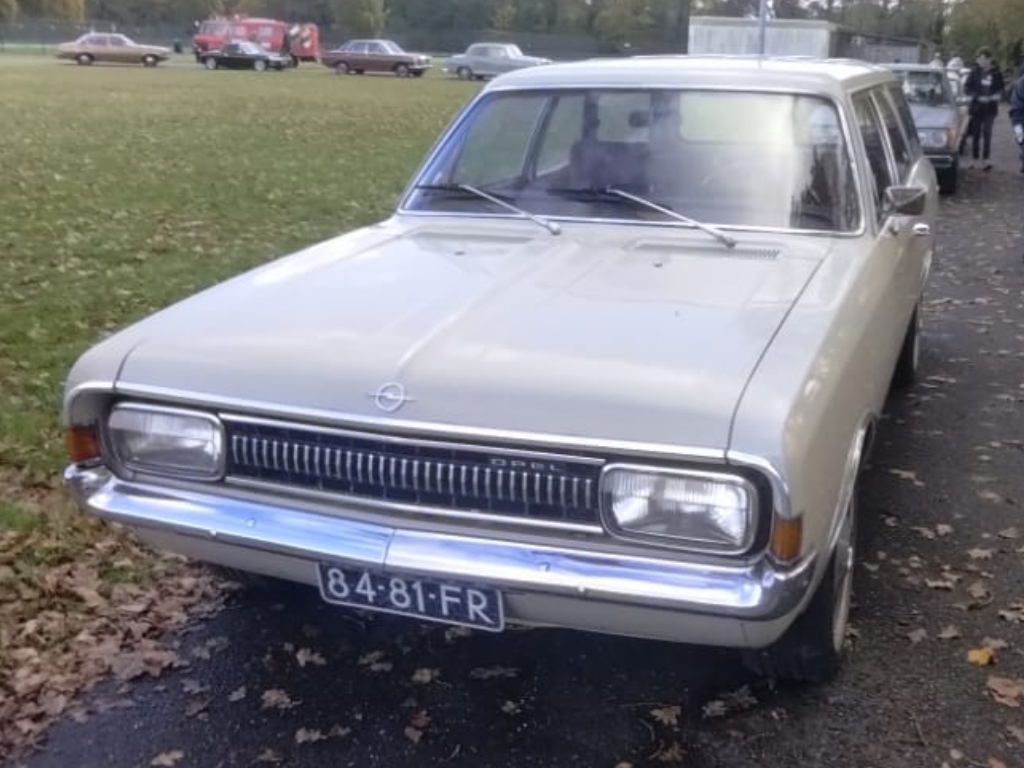 84-81-FR, Opel Rekord 3rd gen 3-door Caravan (C), 1966–1971