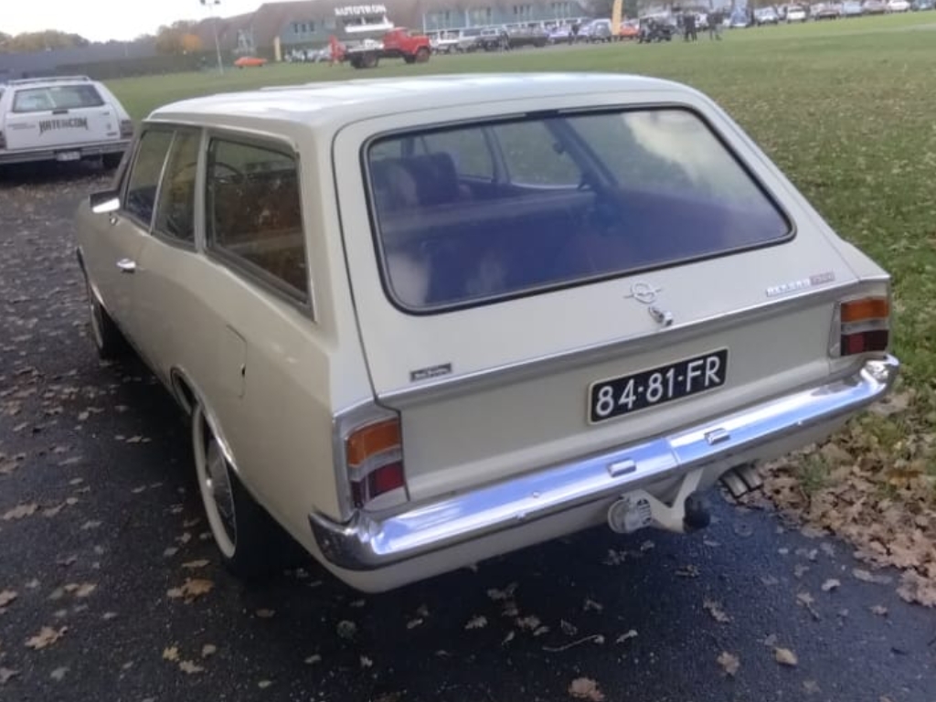 84-81-FR, Opel Rekord 3rd gen 3-door Caravan (C), 1966–1971