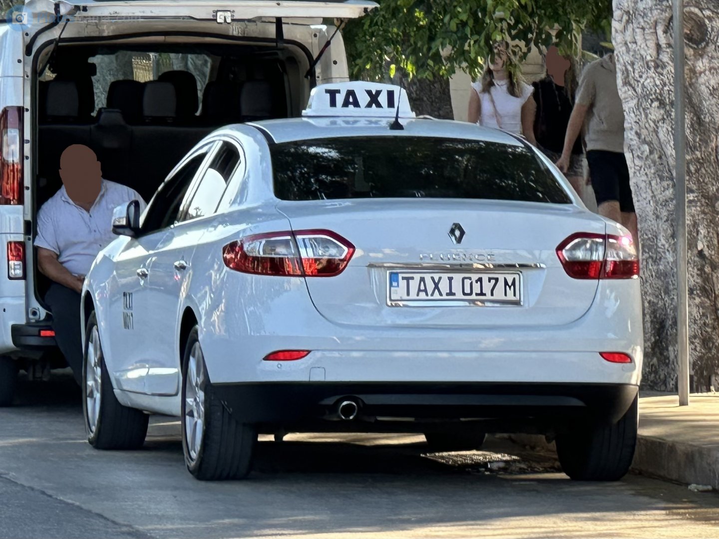 TAXI 017M, Renault Fluence 1st gen (L38), 2009–2020