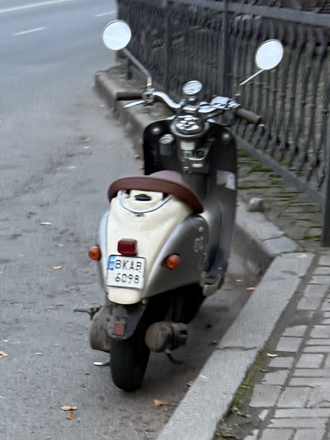 BK 6098 AB, Yamaha Vino 