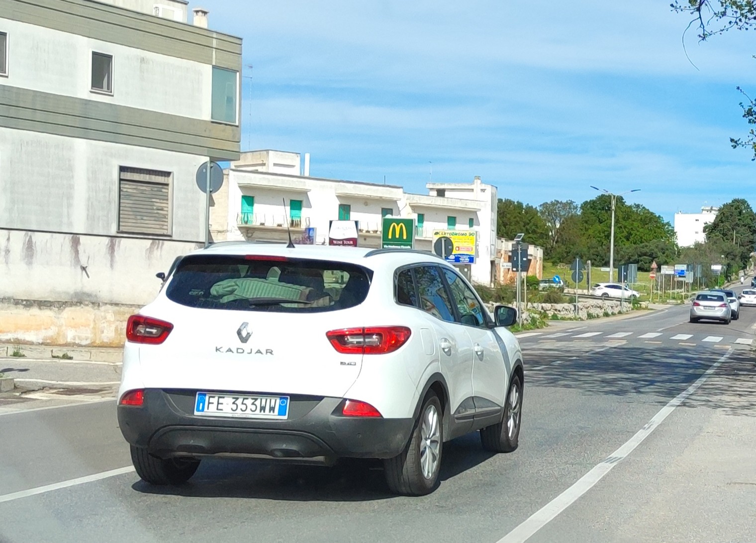 FE 353 WW, Renault Kadjar 1st gen (HFE), 2015–2018