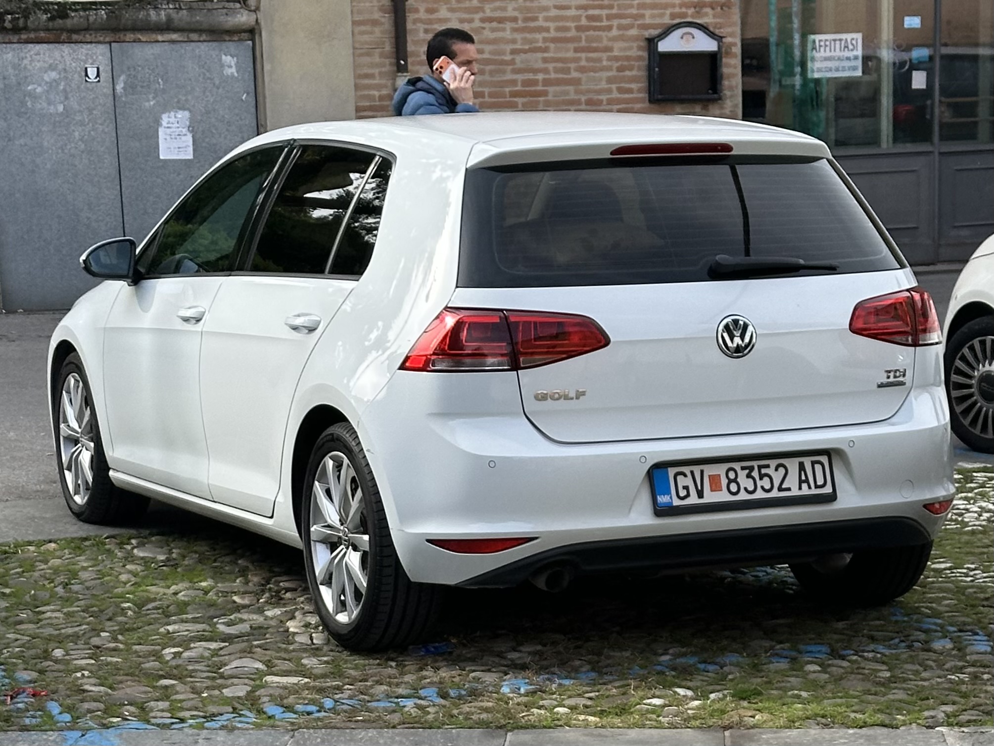 GV 8352 AD, Volkswagen Golf 7th gen 5-door Hatch (5G), 2012–2017
