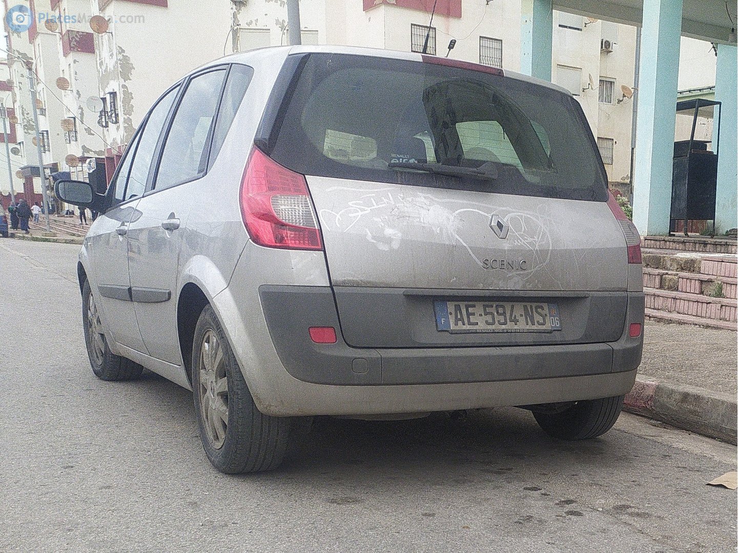 AE-594-NS, Renault Scénic 2nd gen Grand (R84), 2004–2009