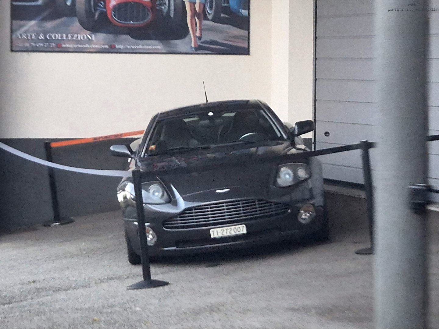 TI 272007, Aston Martin Vanquish 1st gen V12 Vanquish, 2001–2007