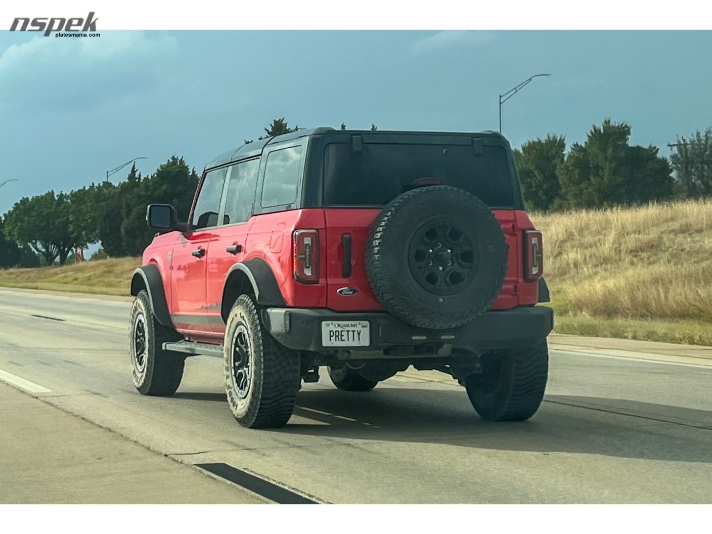 PRETTY, Ford Bronco 6th gen 5-door SUV (U725), 2021–