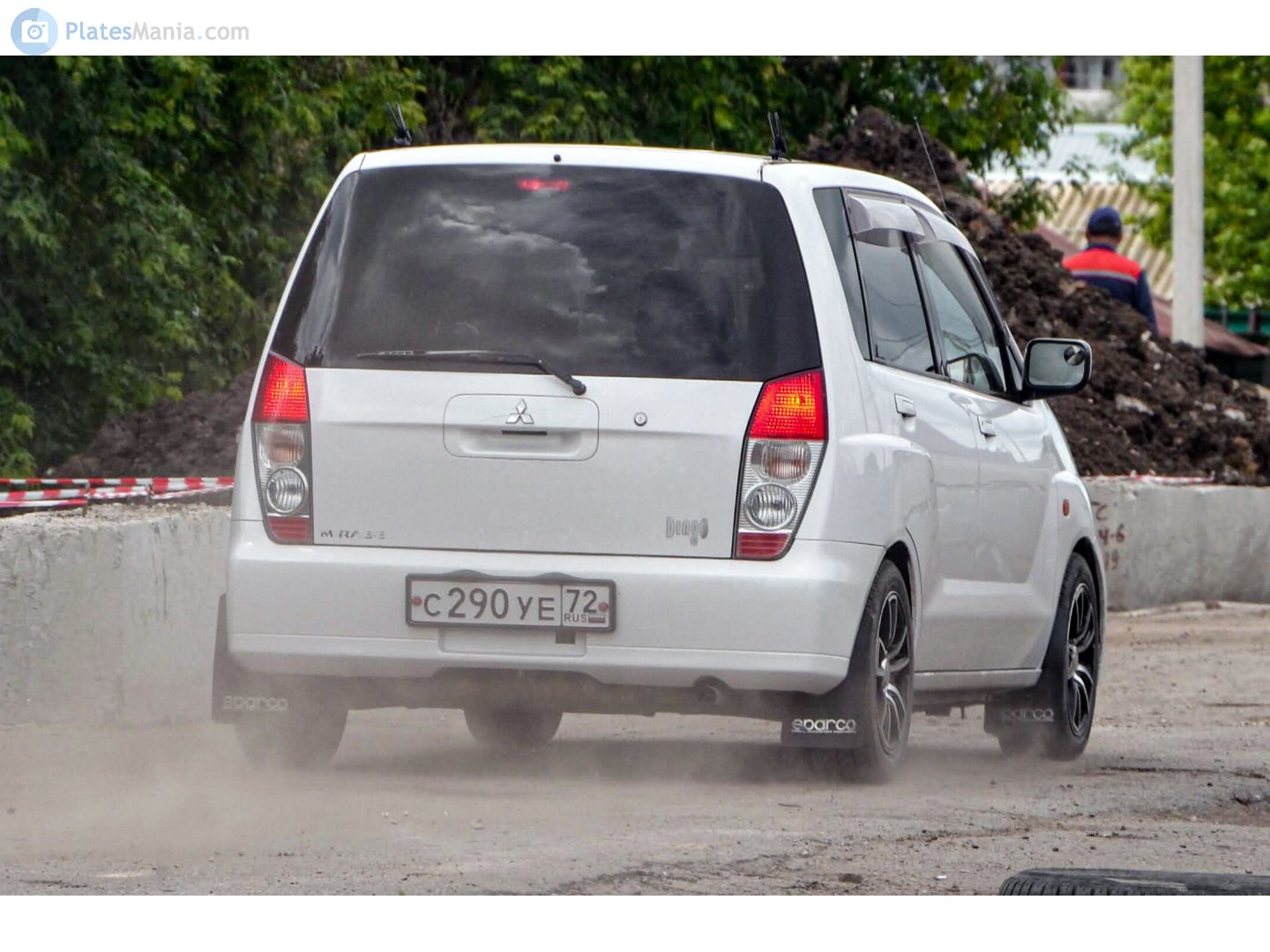 с 290 уе 72, Mitsubishi Mirage Dingo 1st gen (CQ2A; JP-market), 1998–2002