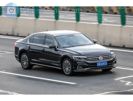 京N·8JH15, Volkswagen Phideon