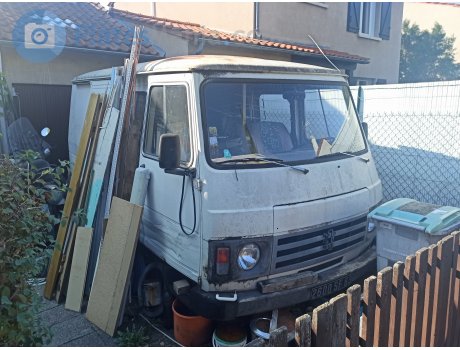 2600 SF 63, Peugeot J9