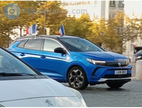 LK16 BEE, Vauxhall Grandland