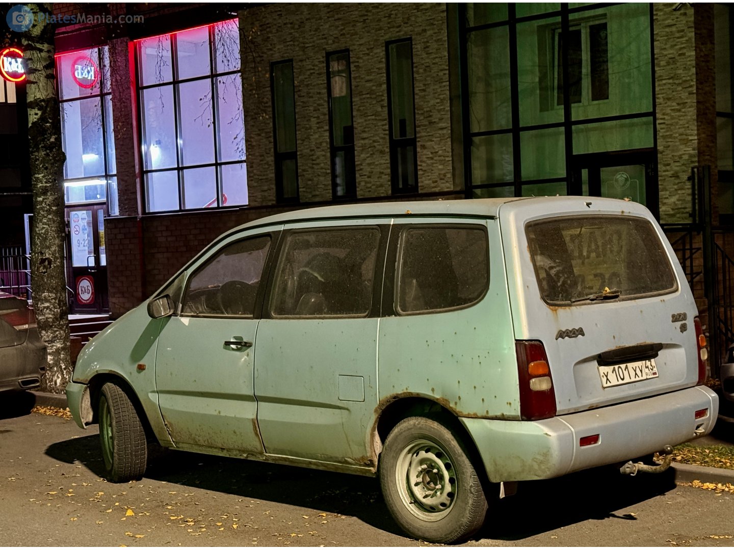 х 101 ху 43, Lada (VAZ) 2120 Надежда 21204 Надежда, 2002­–2005