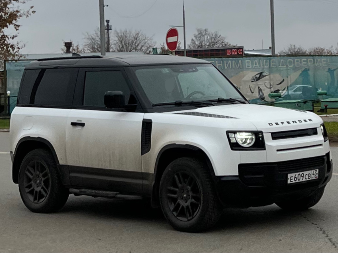 е 609 св 43, Land Rover Defender 2nd gen 90