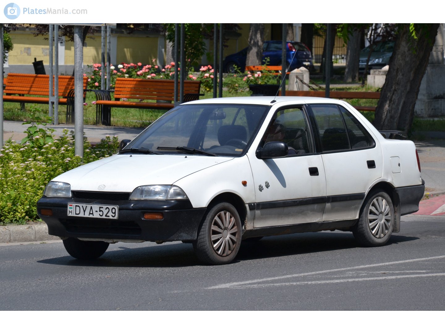 DYA-529, Suzuki Swift 2nd gen Sedan (SF), 1990–1996