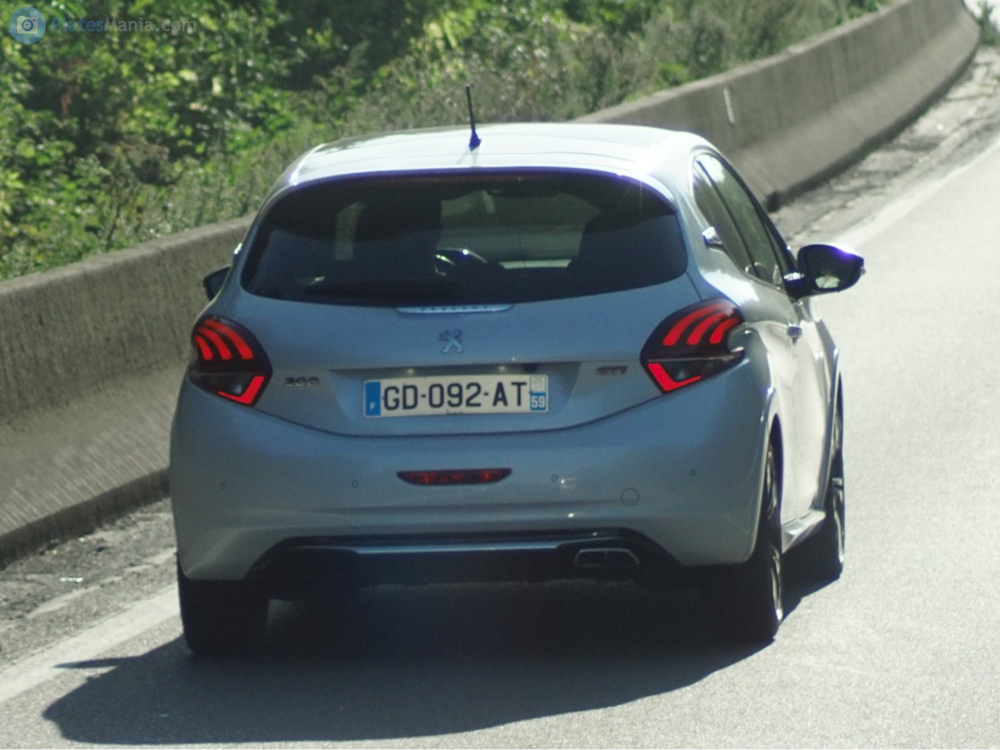 GD-092-AT, Peugeot 208 1st gen 3-door Hatch (A9), facelift, 2015–2018