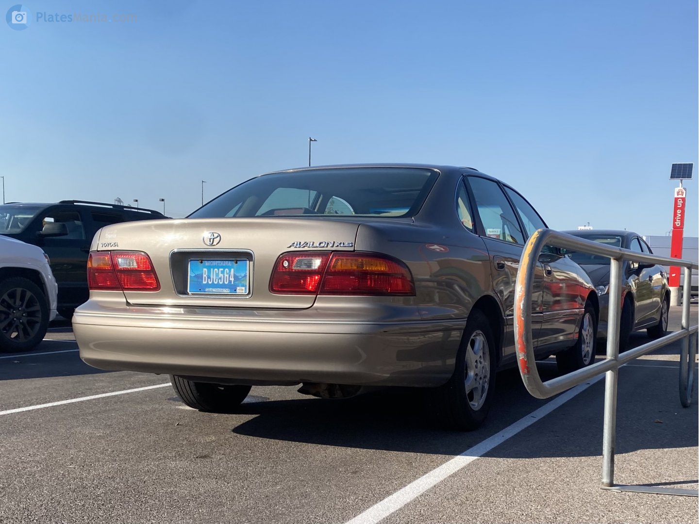 BJC564, Toyota Avalon 1st gen (XX10), 1995–1999 (–2005 for AU-market)