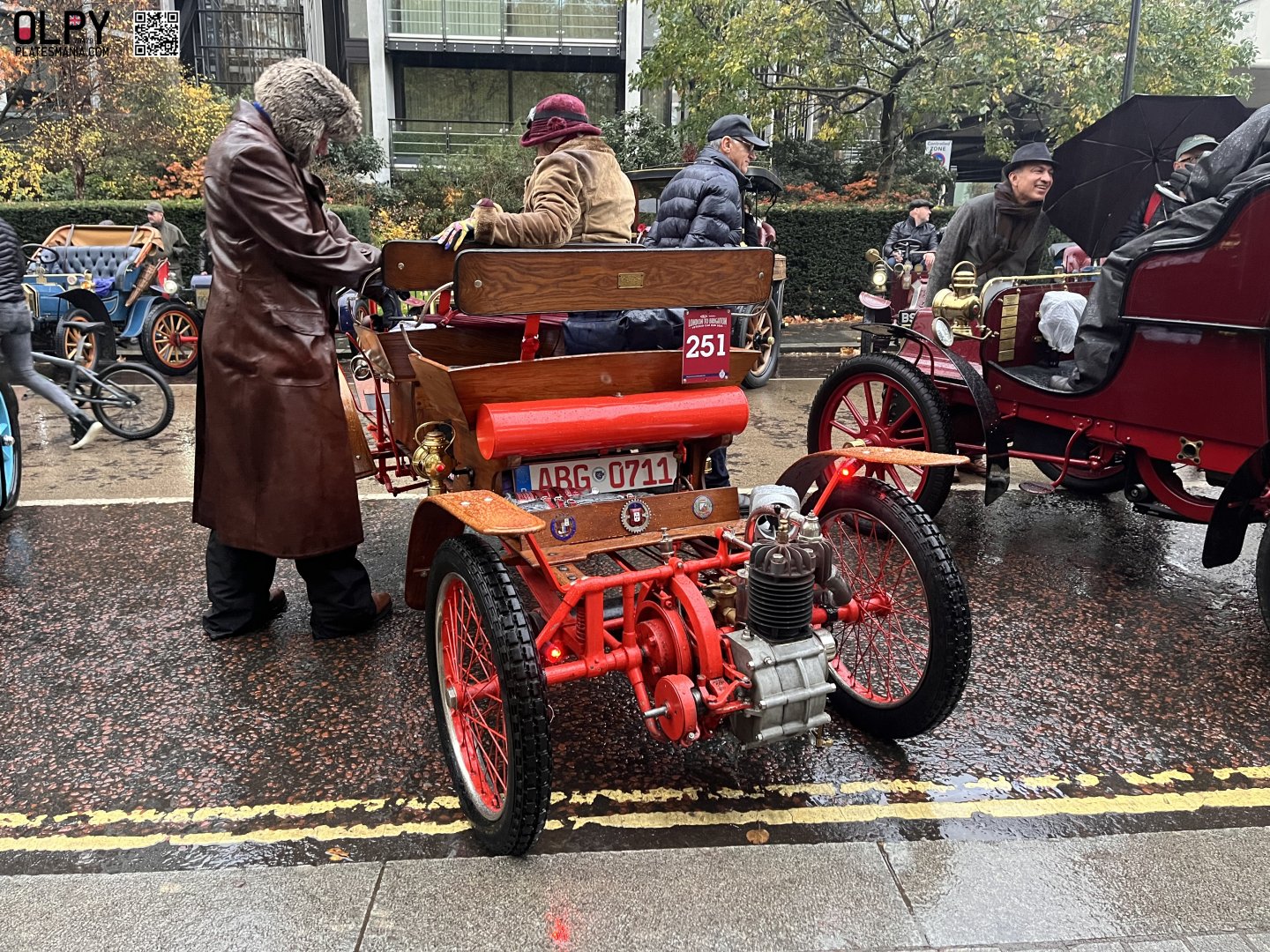 ABG 0711, Red license plates 