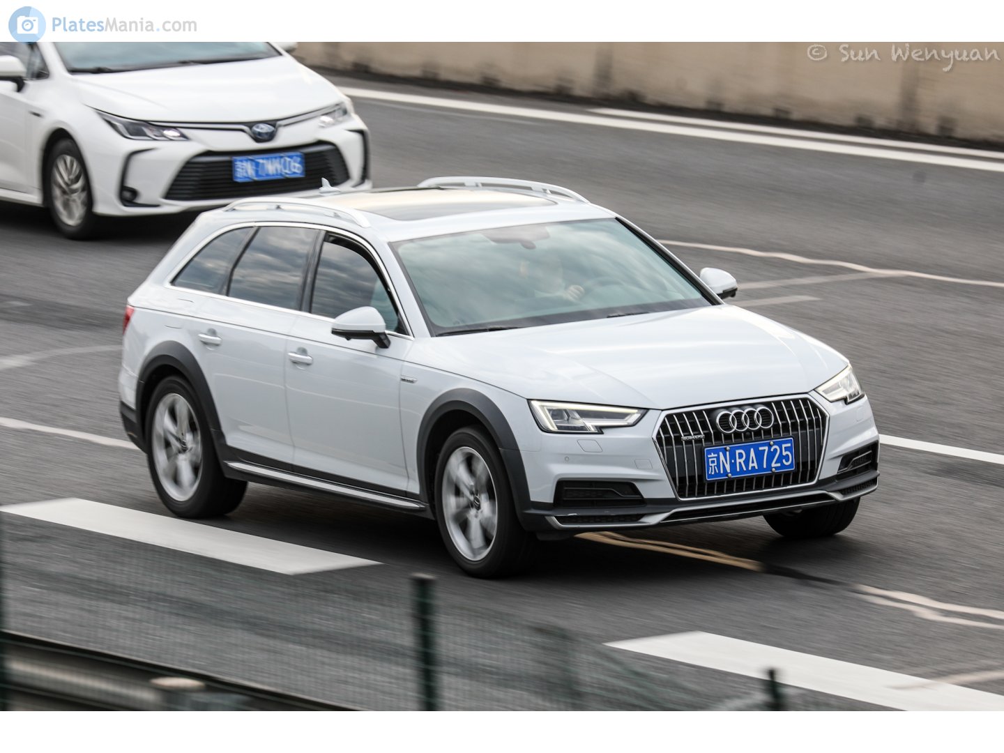 京N·RA725, Audi A4 5th gen Allroad (B9/8WH), 2015–2019