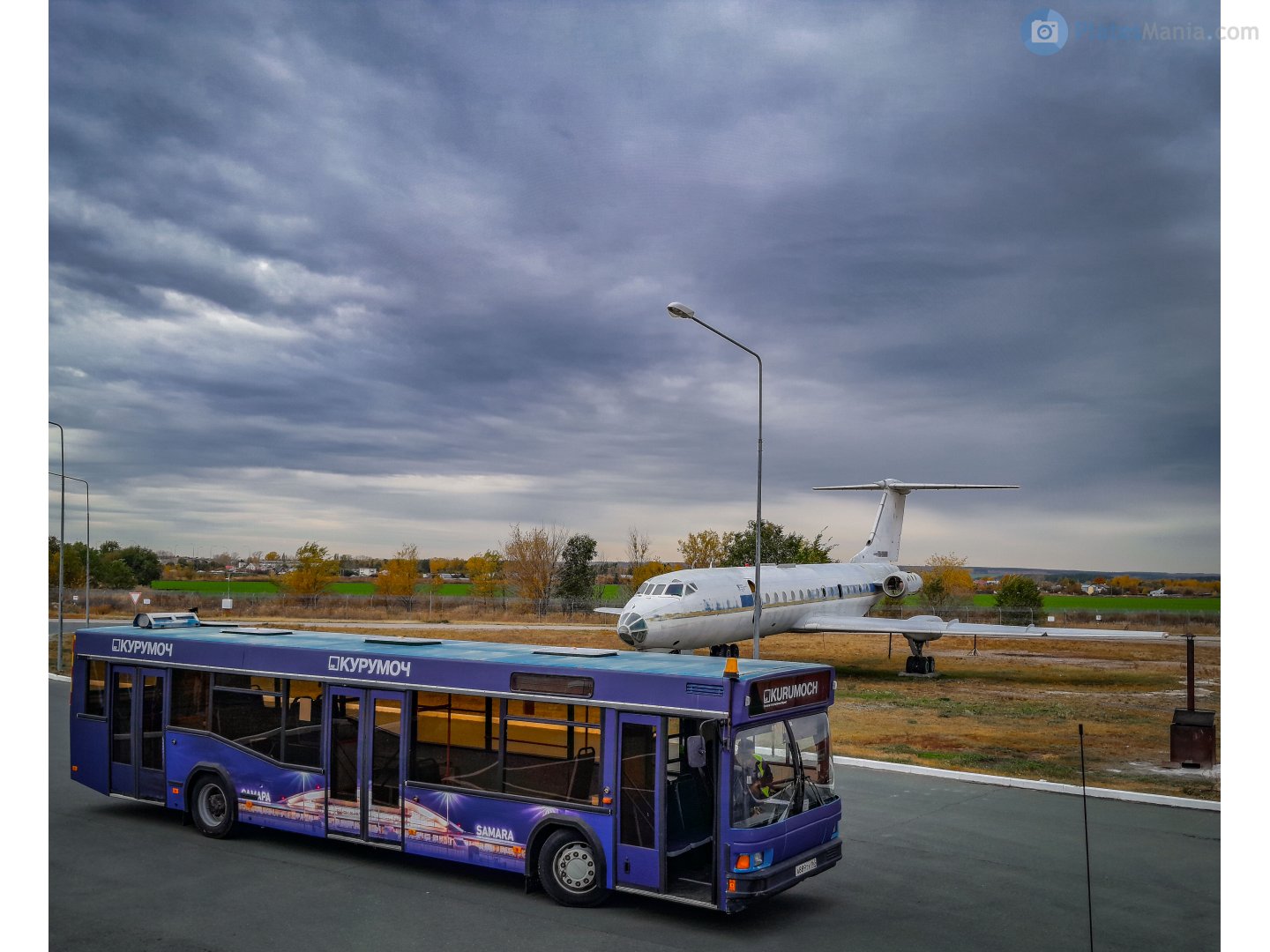 а 889 ту 163, MAZ 103 