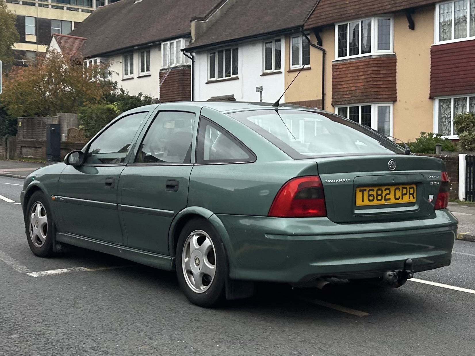 T682CPR, Vauxhall Vectra 1st gen Sedan (B; J96), 1996–2002