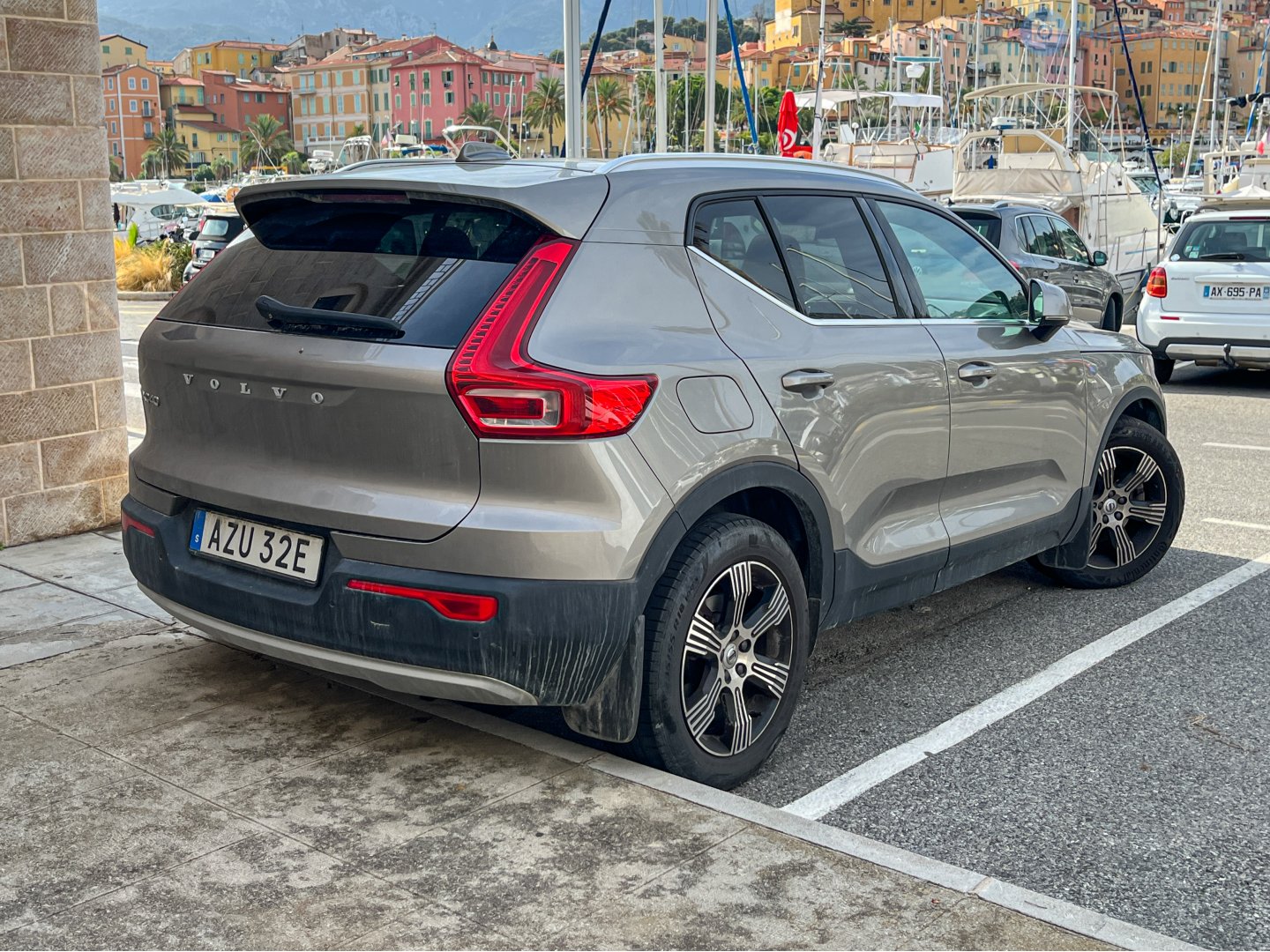 AZU 32E, Volvo XC40 / EX40 1st gen (536), 2017–