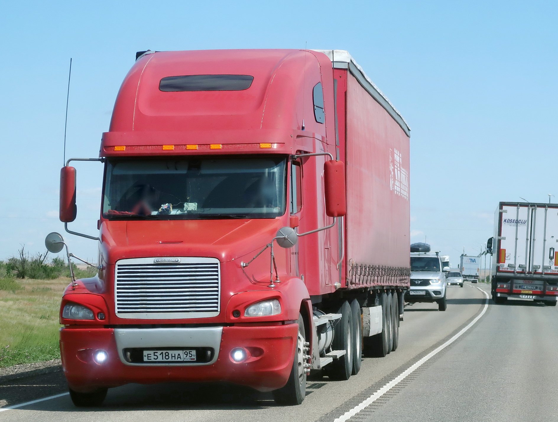 е 518 на 95, Freightliner FLC 