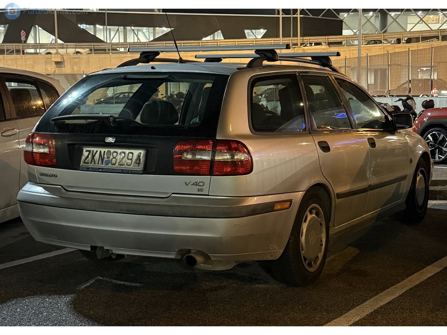 ZKN-8294, Volvo V40 1st gen (645), 1995–2004