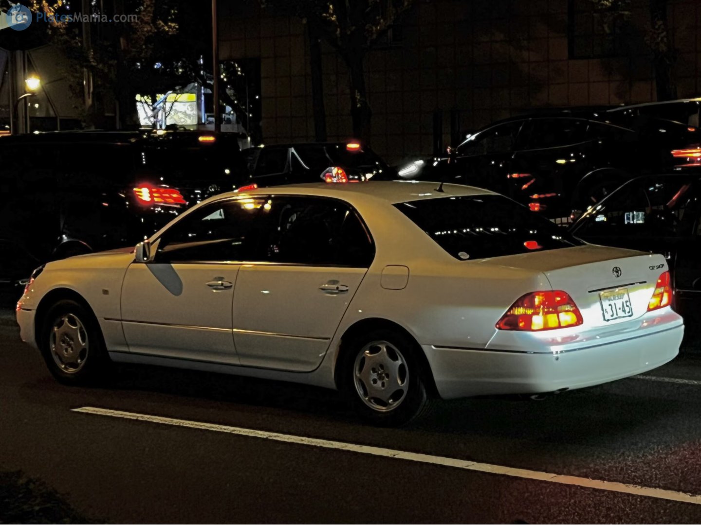 なにわ 300 ち 3145, Toyota Celsior 3rd gen (UCF30/31), 2000–2006