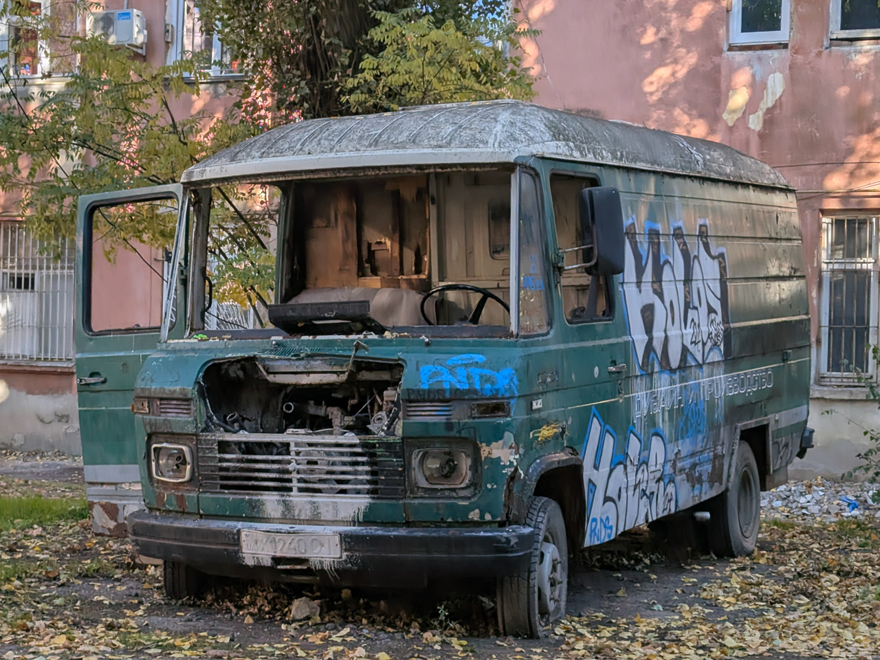 х 1240 ОІ, Mercedes-Benz T2 1st gen (309/310/313), 1966–1990