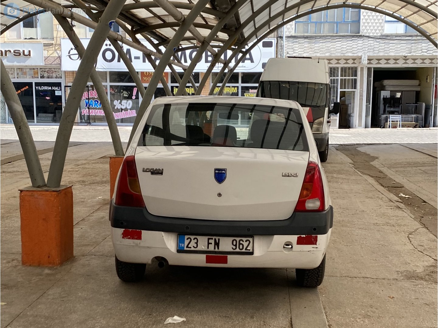 23 FN 962, Dacia Logan 