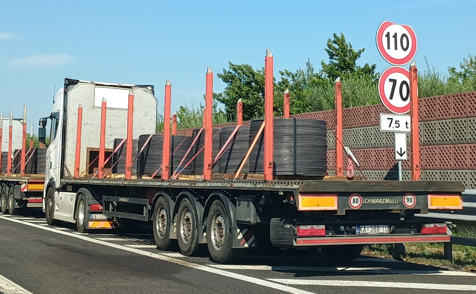 KA 388-IU, Schwarzmüller 