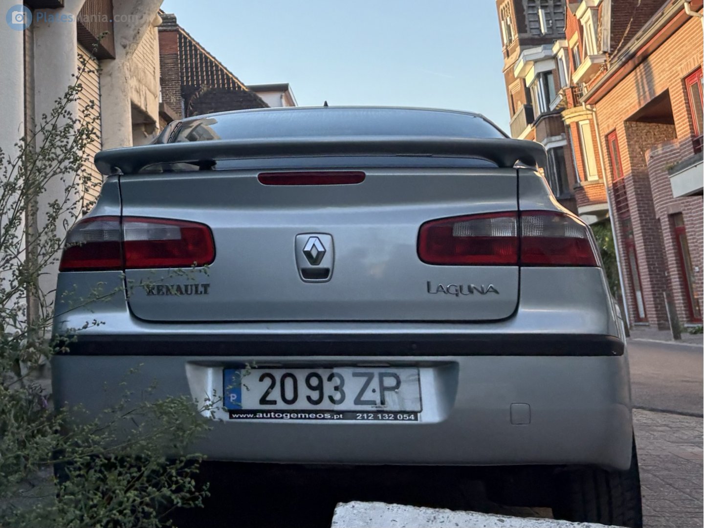 20-93-ZP, Renault Laguna 2nd gen Liftback (X74), 2001–2005