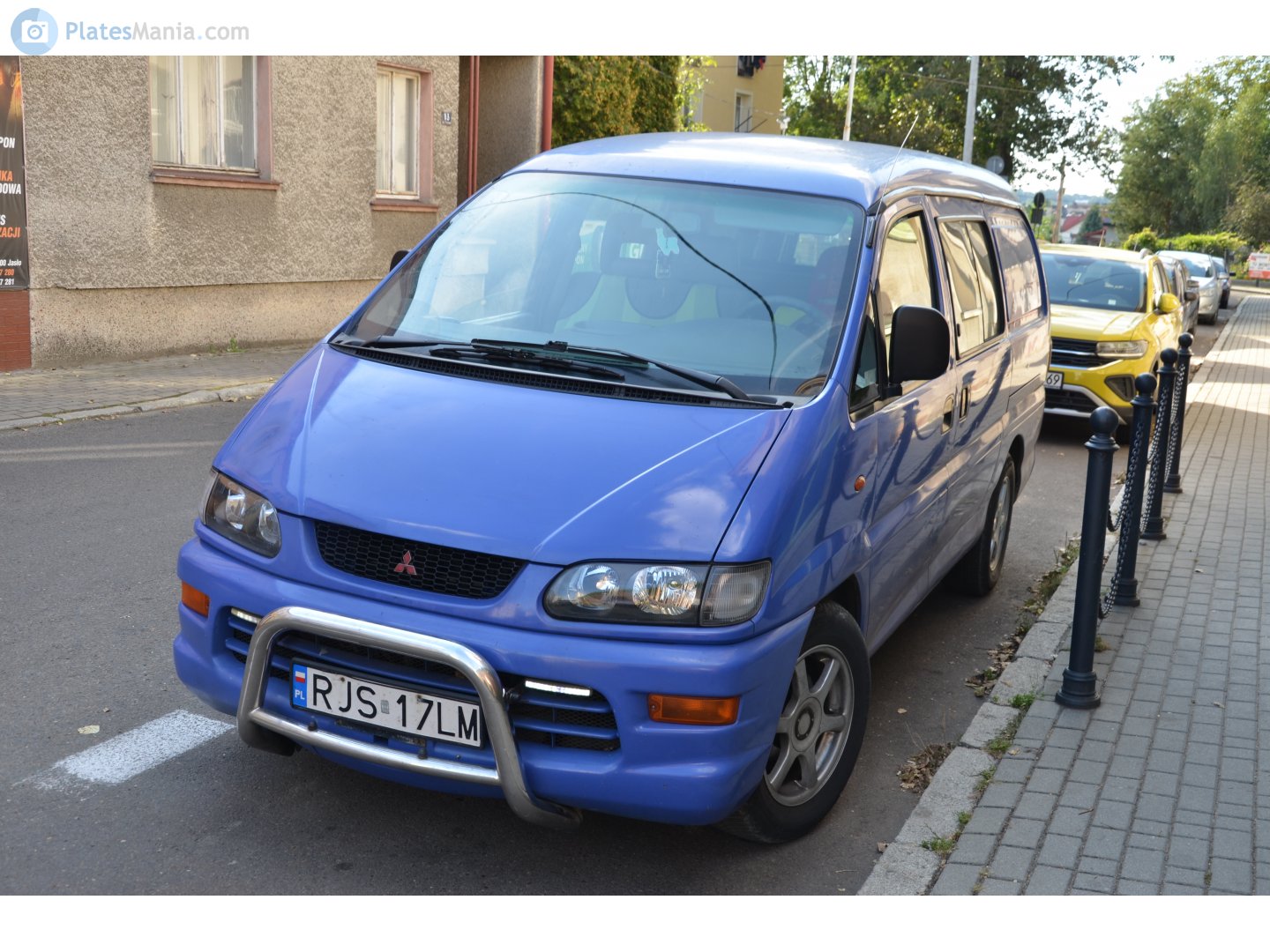 RJS 17LM, Mitsubishi L400 1st gen (WA), 1994–2001