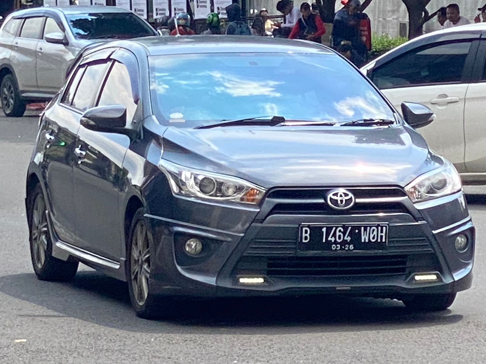 B 1464 WOH, Toyota Yaris 3rd gen Hatch (XP150), 2013–2017
