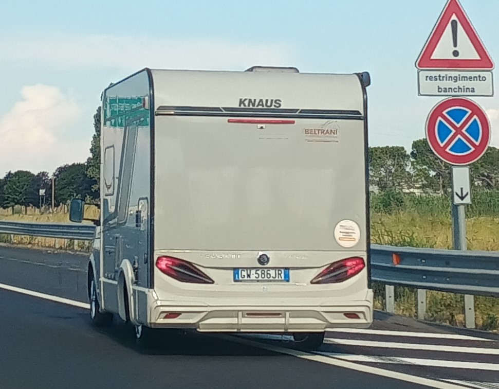 GW 586 JR, Knaus Van 