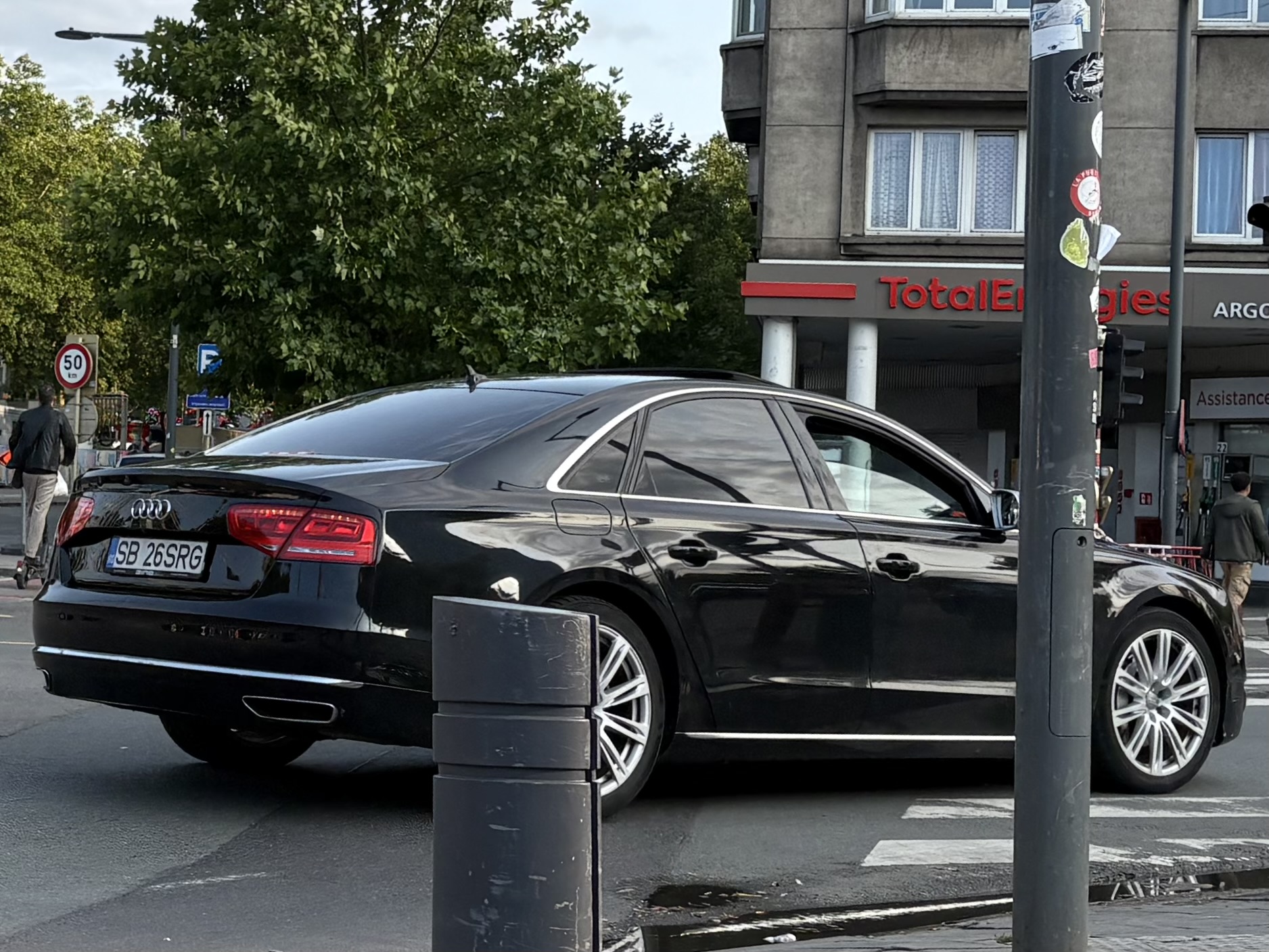 SB 26 SRG, Audi A8 3rd gen (D4/4H), 2009–2013