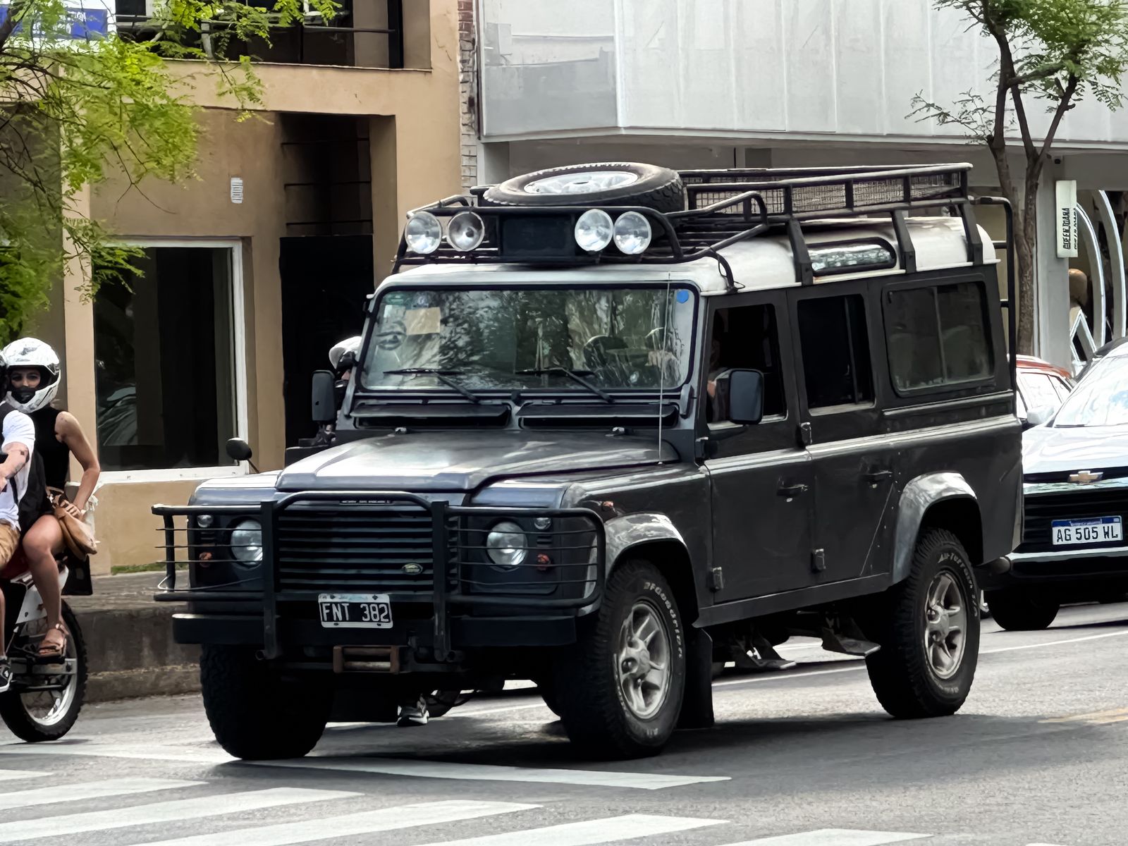 FNT 382, Land Rover Defender 1st gen 110